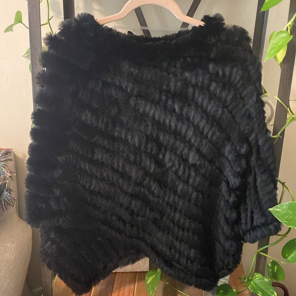 Black Rabbit Fur Cape - Picture 2 of 3